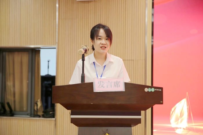 1758875604903033764.jpg 2024年师徒结对新进教师徒弟代表覃红羽.jpg